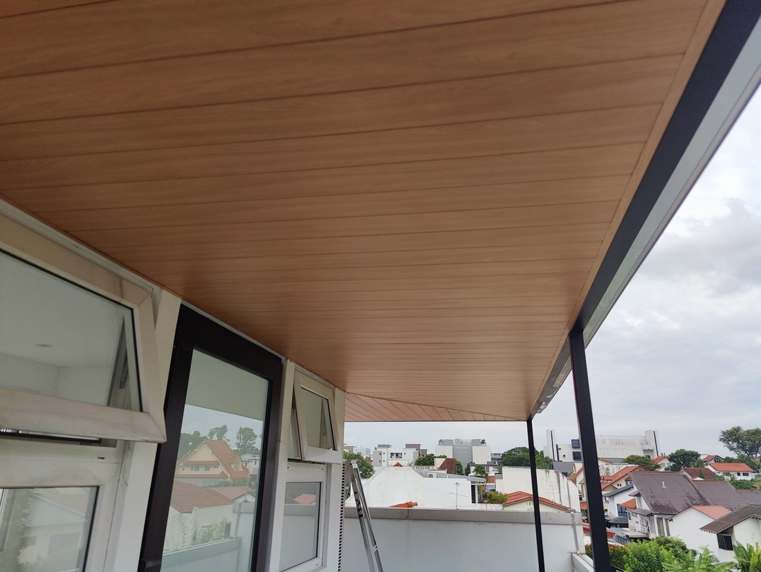 Ceiling panel alignment